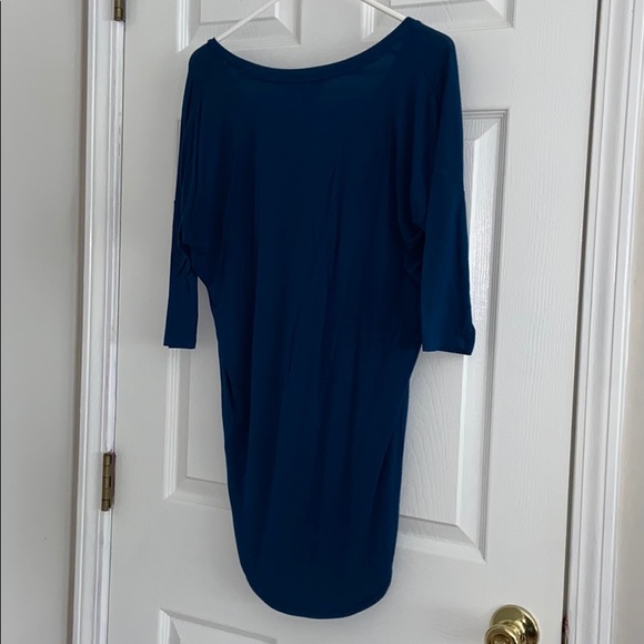 EXPRESS MID LENGTH SLEEVE TOP - Picture 2 of 4